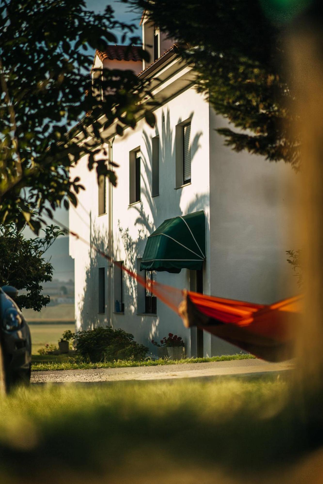 Liquid Surfhouse Hostel Langre  Exterior foto